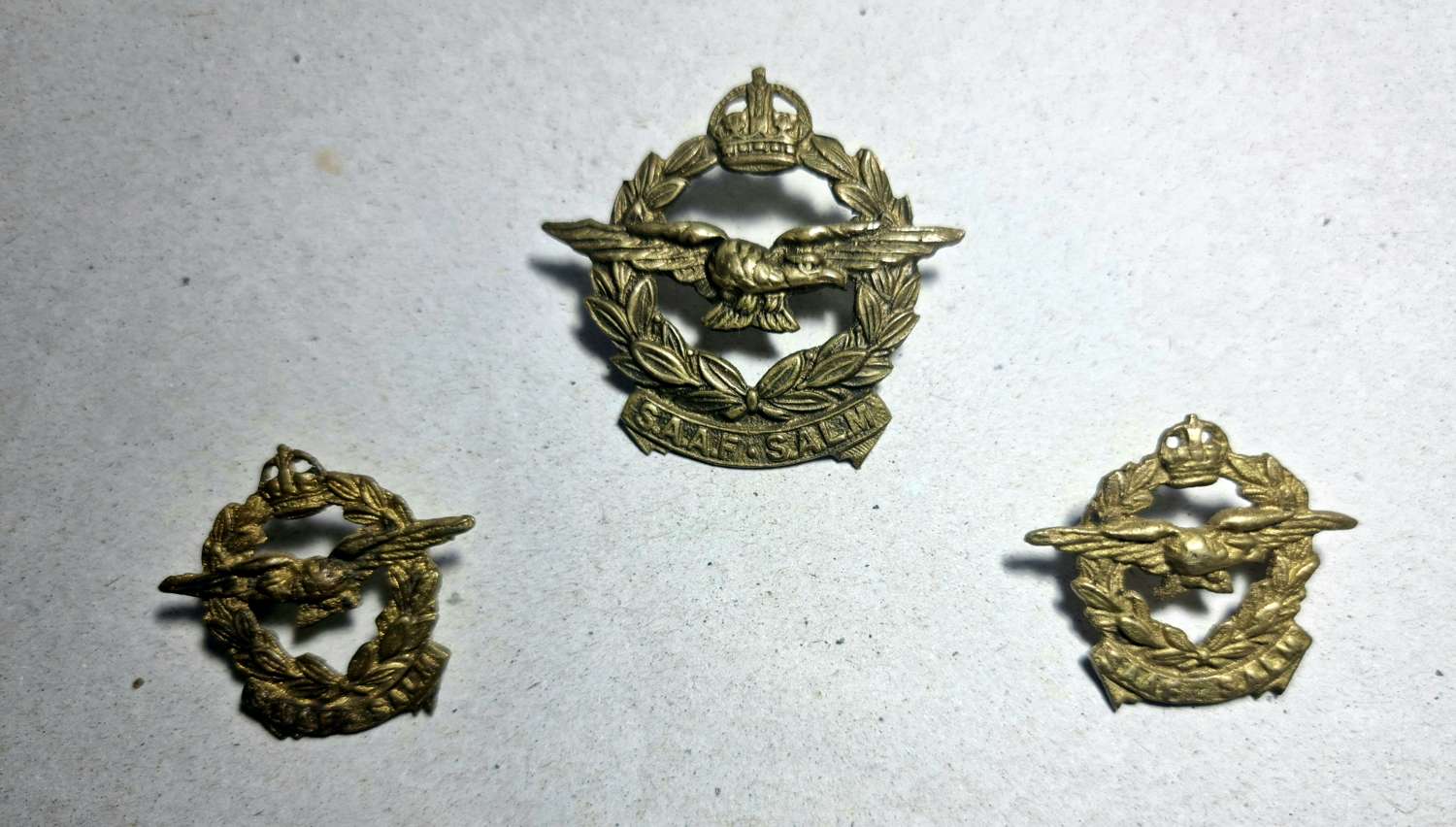WW2 South African Air Force Cap badge and Collar dogs