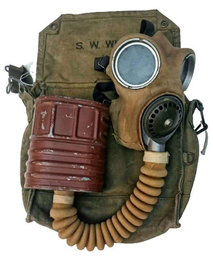 WW2 British MKV Respirator and Bag