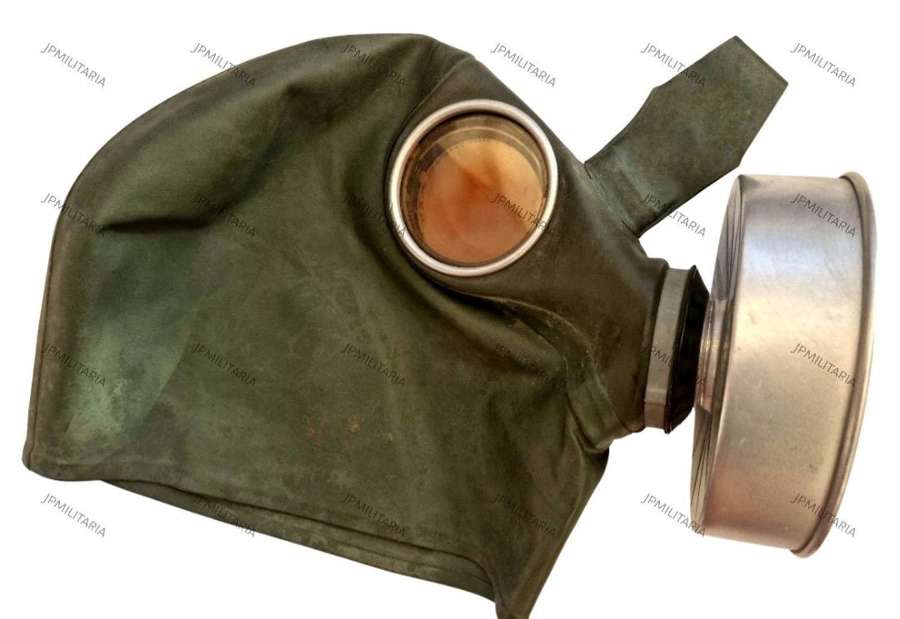 WW2 German Civil defence gas mask